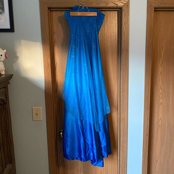 Blue prom dress - Picture 2 of 2